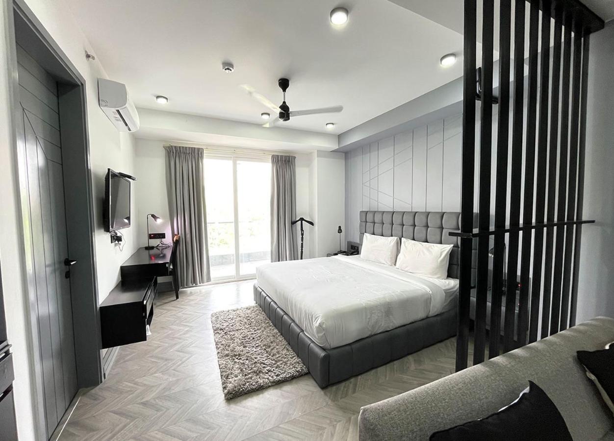 Bedchambers Serviced Apartments, Mg Road Gurgaon Bagian luar foto