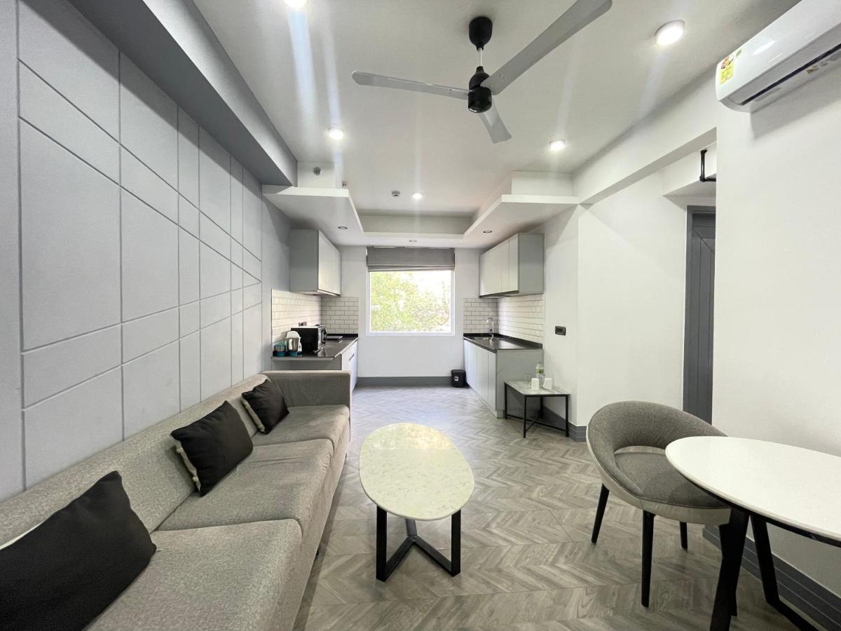 Bedchambers Serviced Apartments, Mg Road Gurgaon Bagian luar foto